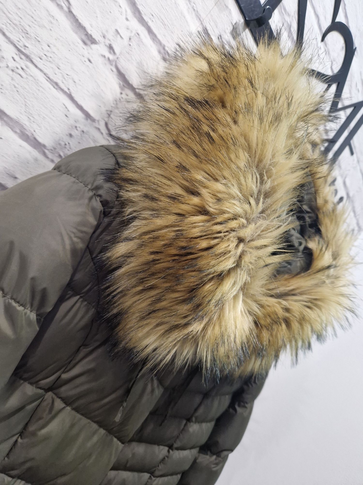Taliowany płaszcz zimowy