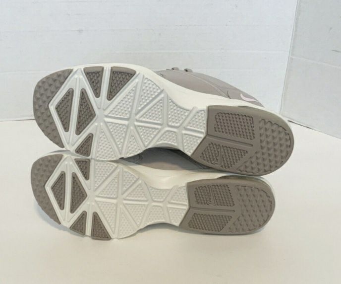 Кросівки Nike  Air Bella Tr, розмір 40/25,5см