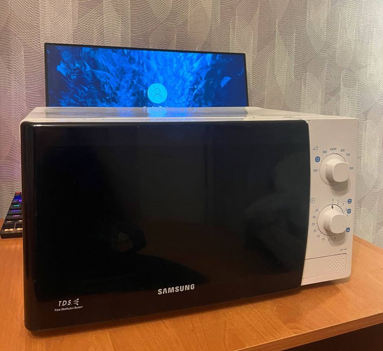 Мікровалновка, Samsung працює, є доставка