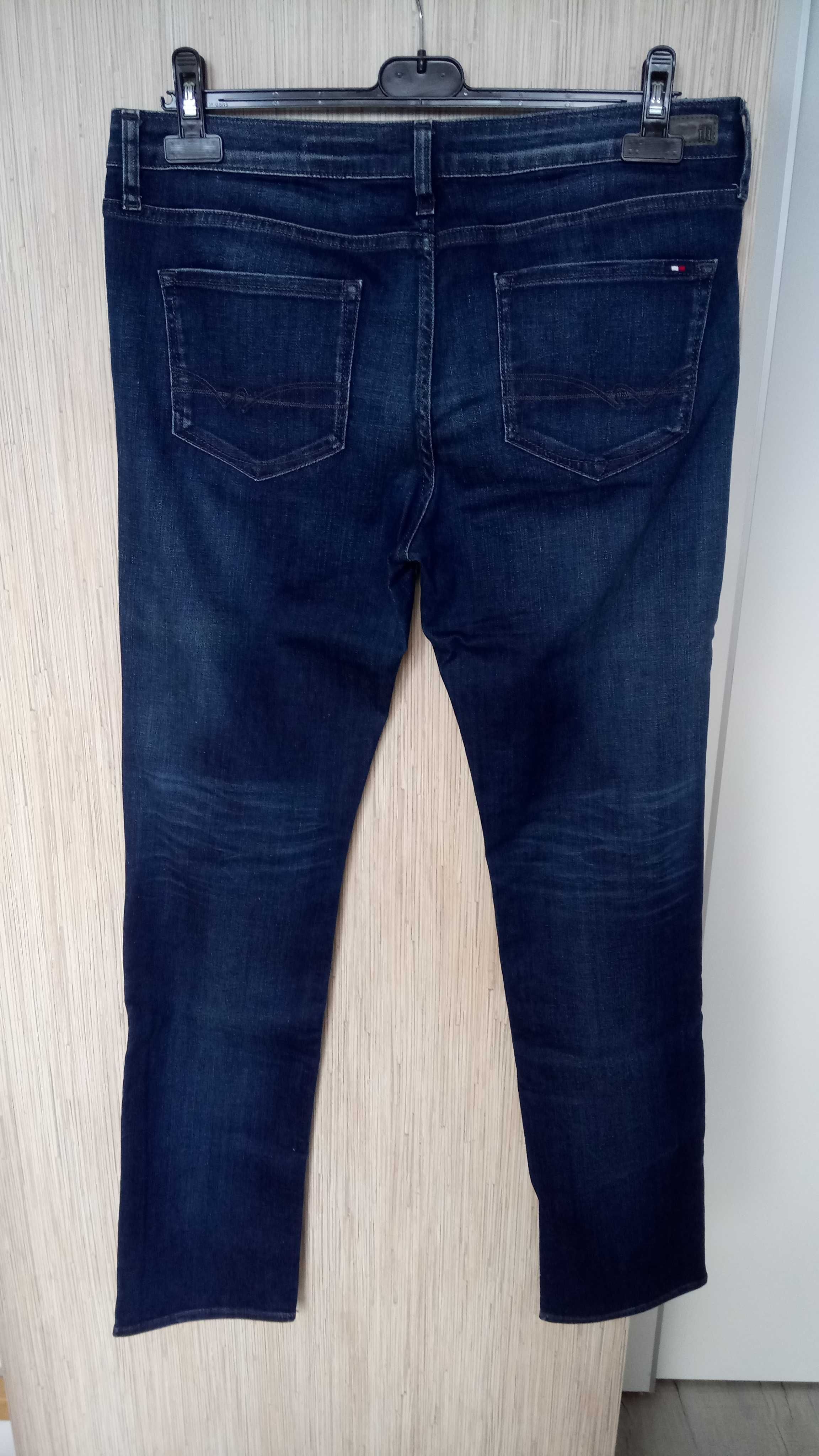 Spodnie jeans (Tommy Hilfiger) w rozmiarze 32/34