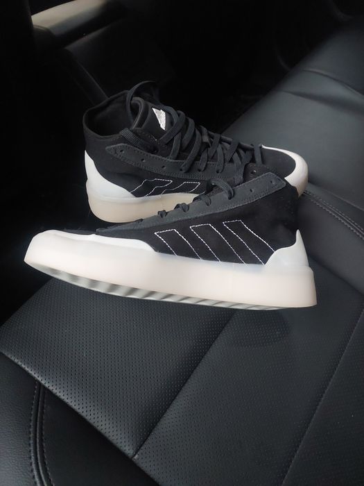 Кросівки Adidas НОВІ снікерcи осінні znsored 42 розмір 26.5 устілка