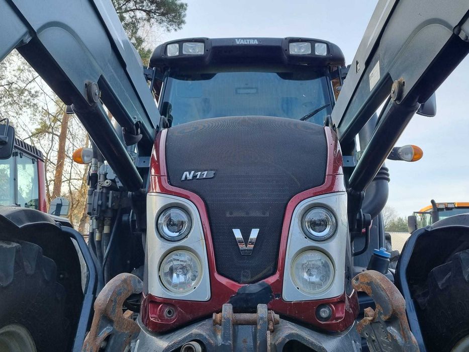 Valtra N113 HiTech Tur Tuz N164 T154e N141 Perfekcyjny stan MF 5460
