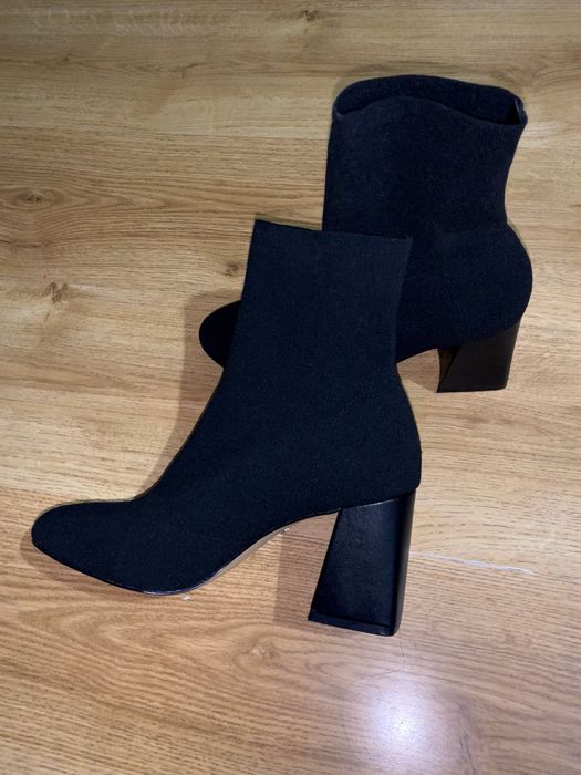Ботинки на каблуке (38р)