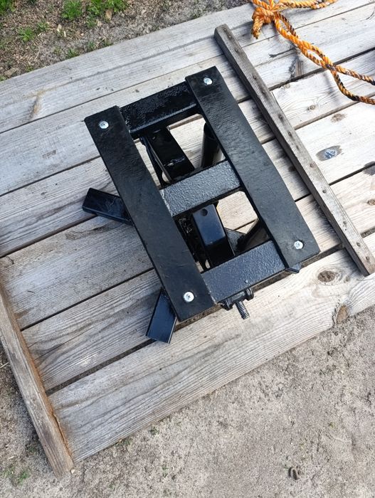 Домкрат для мотоциклів