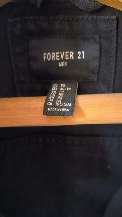 Продамо джинсовий піджак чоловічий.