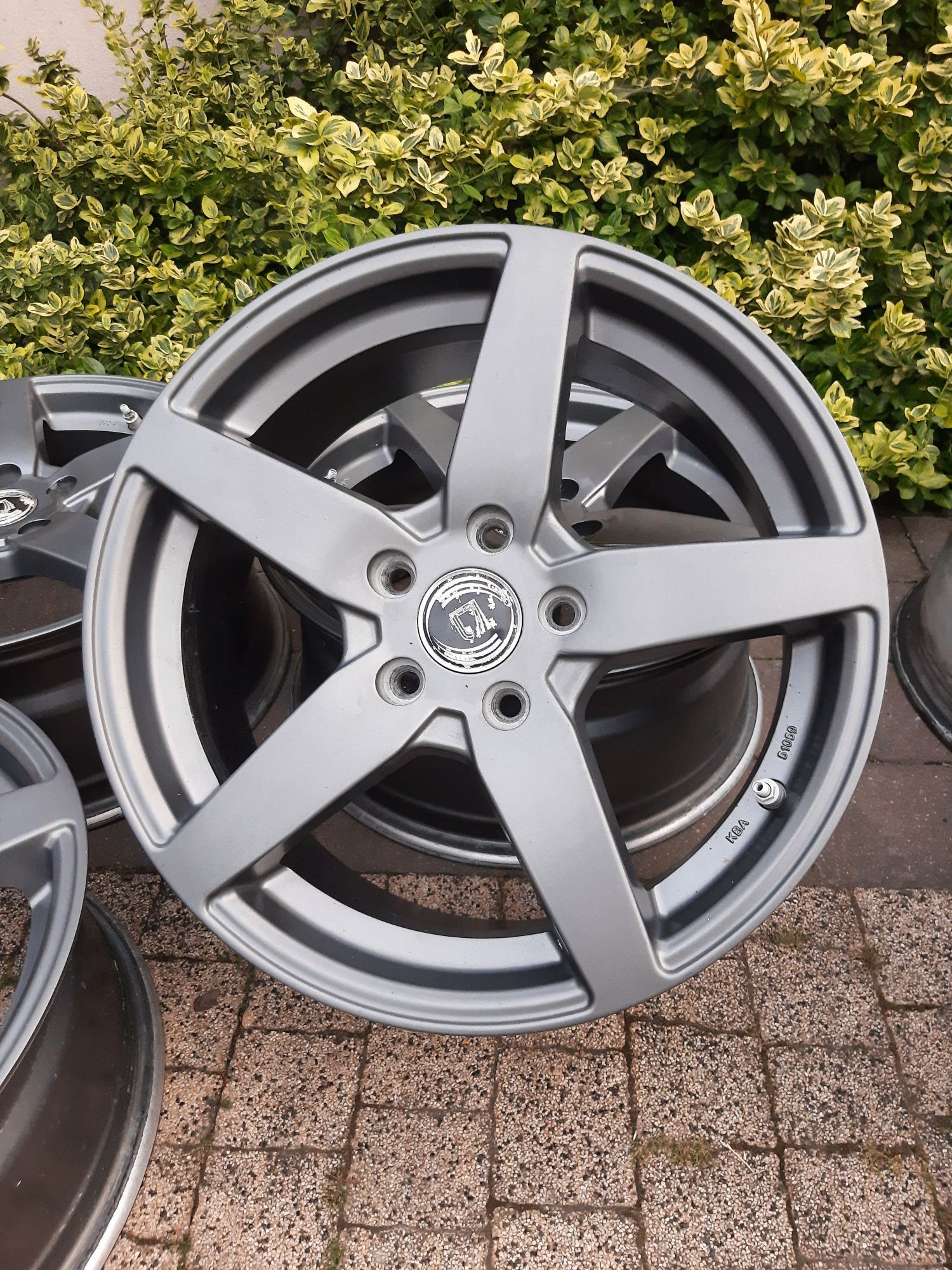 Felgi 17 5x112 Vw Skoda 7,5J et52