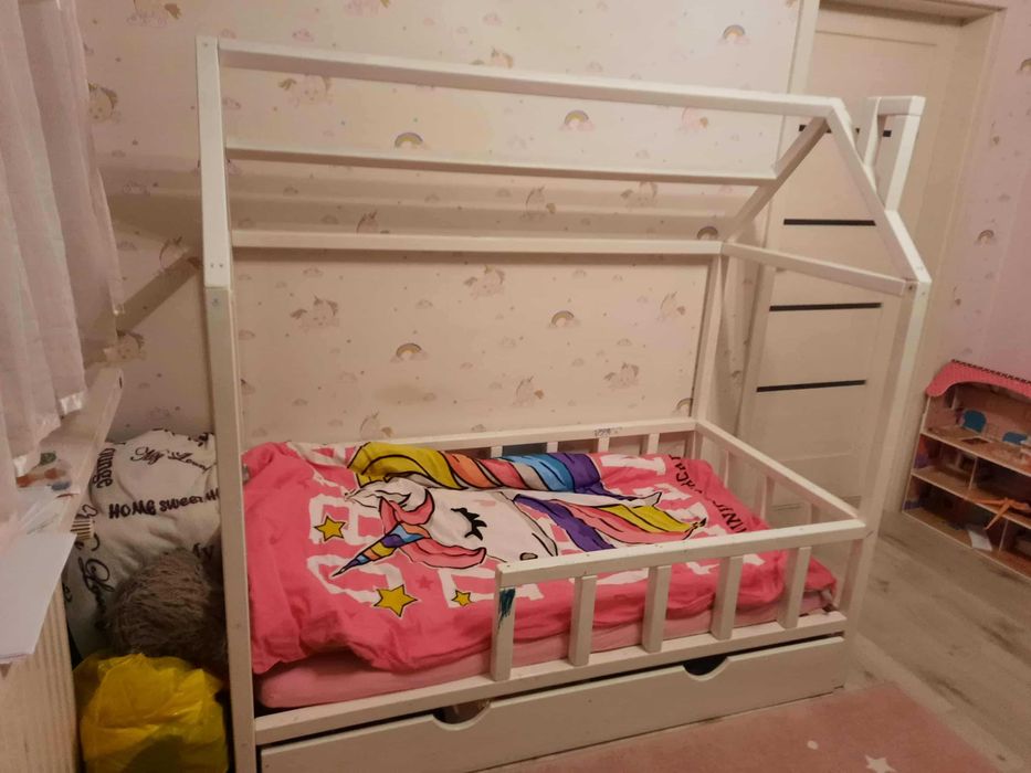 Łóżeczko drewniane domek