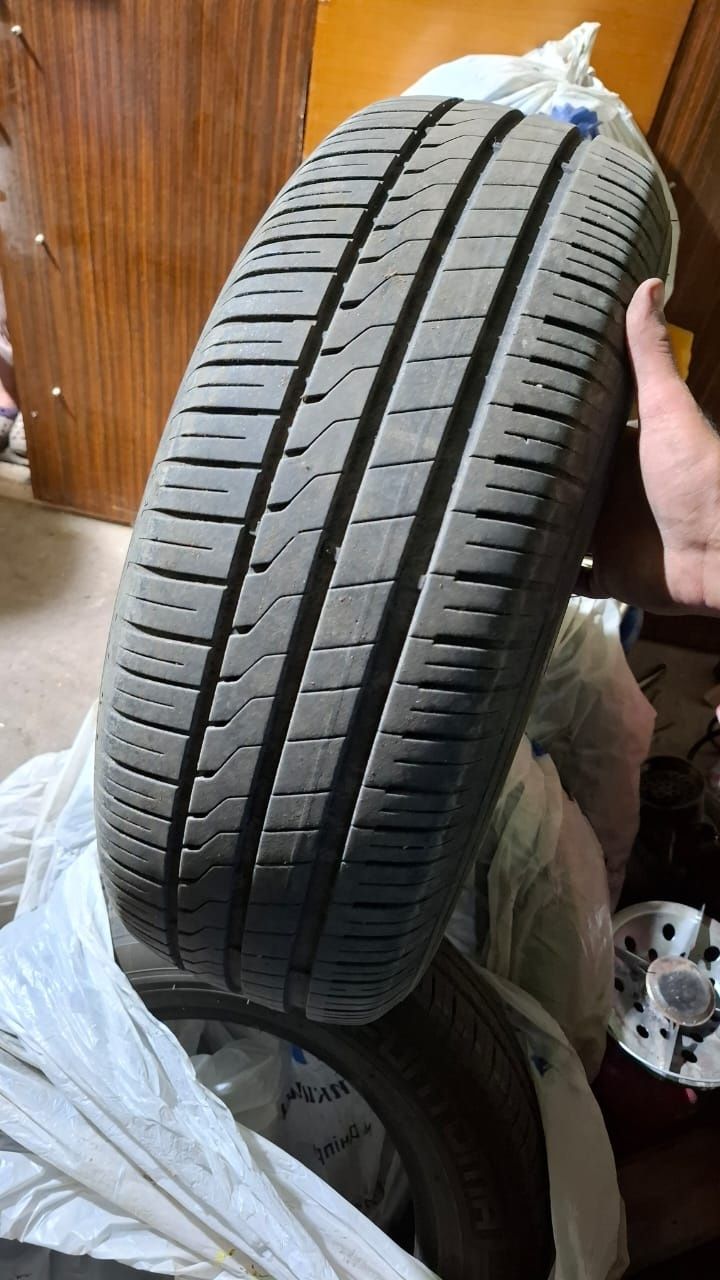 Продам резину funtoma-215 60 r16