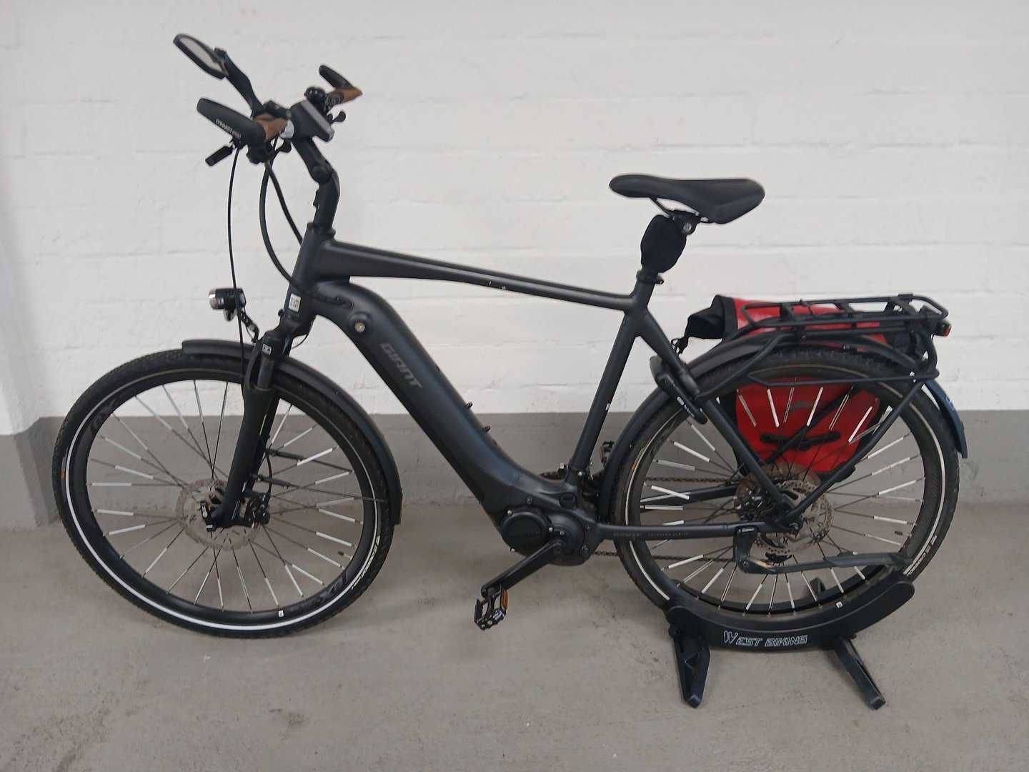 Rower elektryczny GIANT Explore E+ 1 Rozmiar XL Koła 29 Przebieg1400km