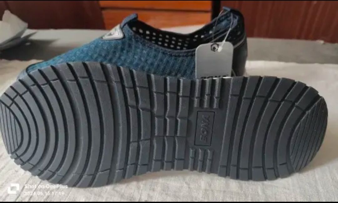 Кроссовки Bona 43(9) и 42 р (8,5)