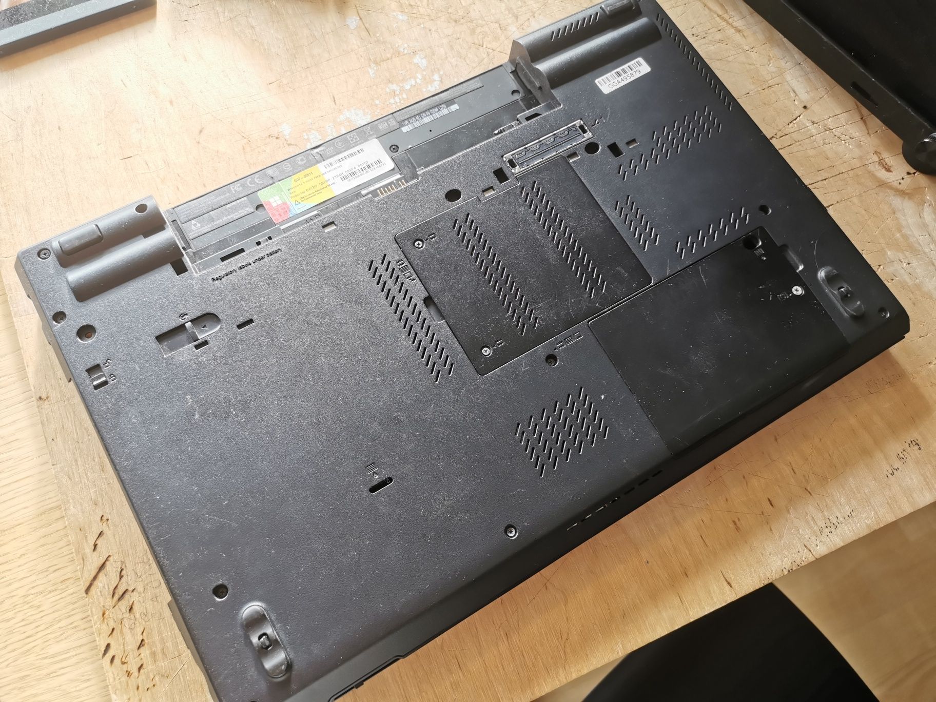 Lenovo ThinkPad t530 bez baterii