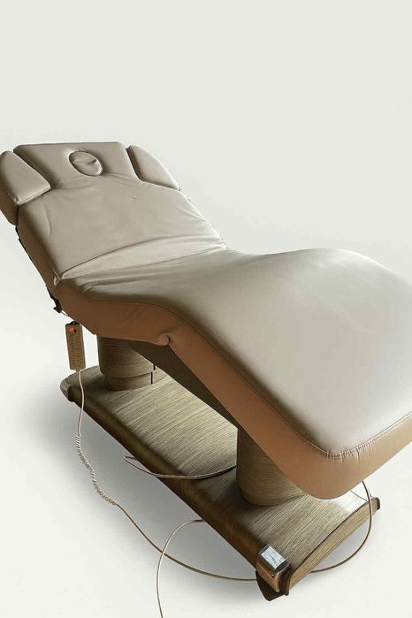 Elektryczne łóżko kosmetyczne / do masażu HZ-3338 – bardzo dobry stan