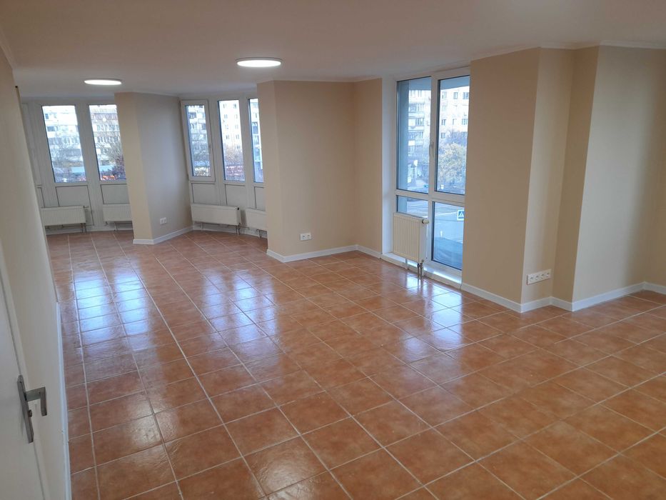 Вишгород Центр Суперфасад н/ф 72кв.м. Активний трафік