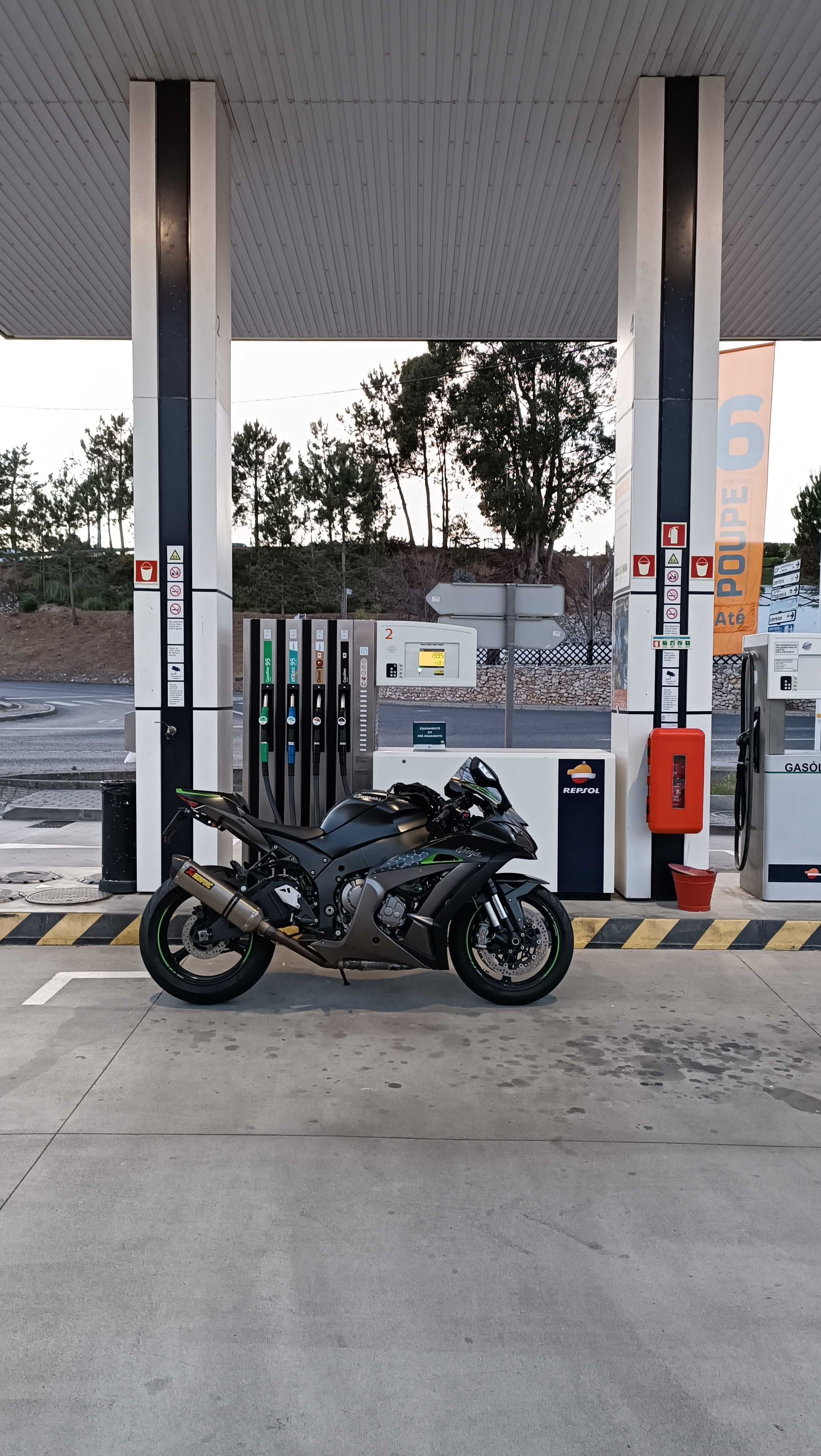 Kawasaki Ninja ZX10R pintura SE