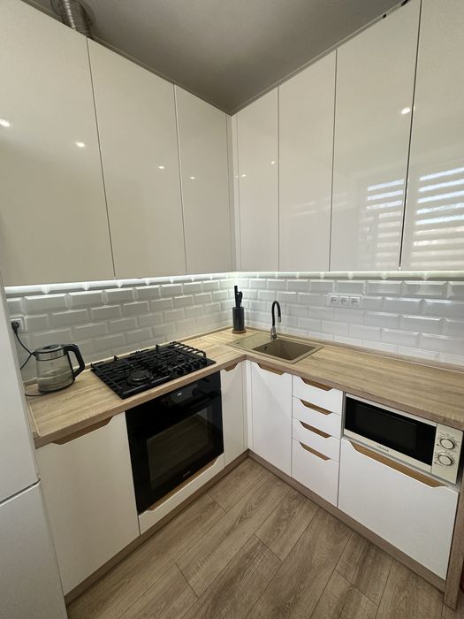 Продается 2 комнатная квартира. Центр. Славянск.