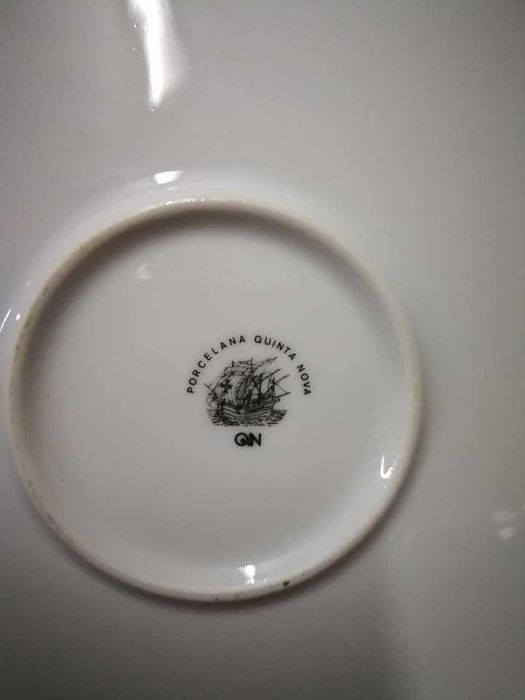 Serviço de Jantar+ Serviço de Café Porcelana Quinta Nova ( Grupo VA)
