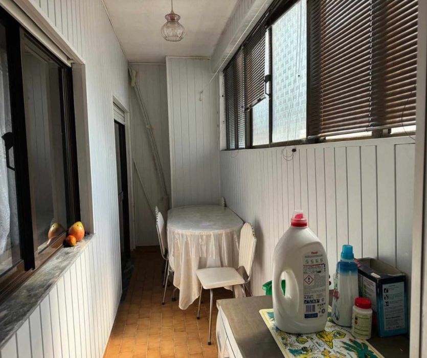 Vendo varios moveis antigos - Cama l roupeiros l moveis sala
