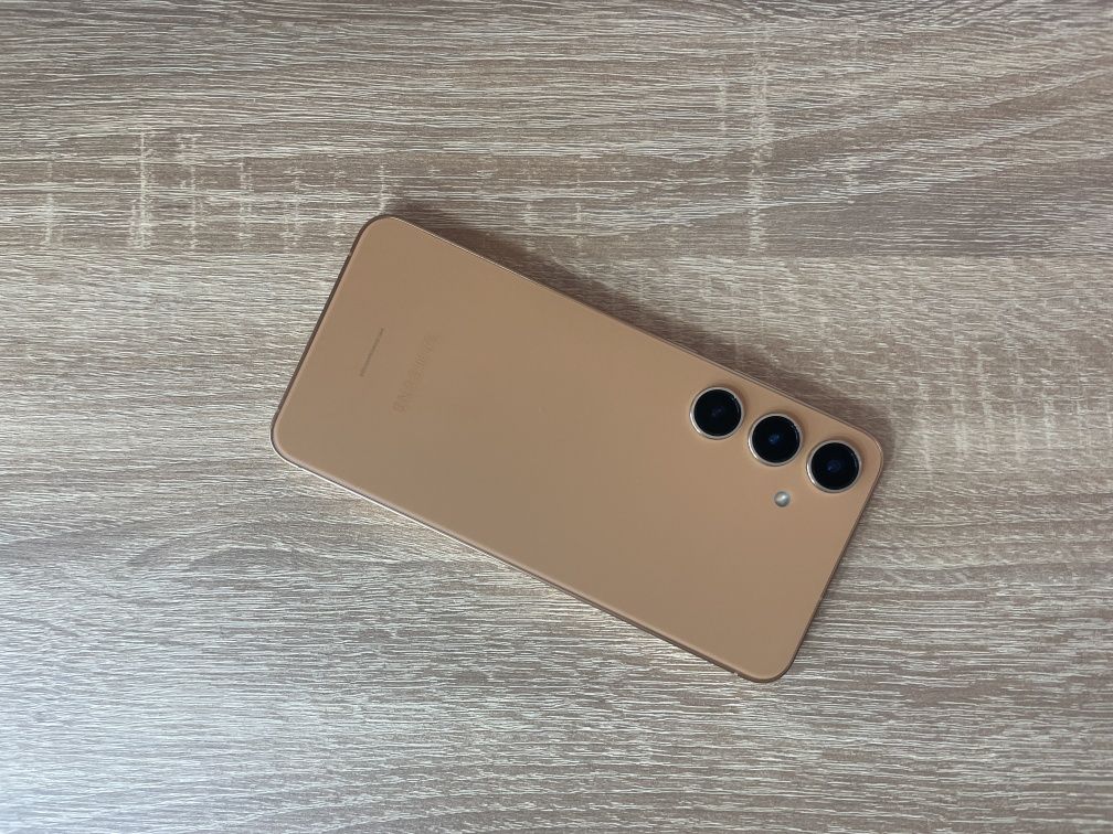 Samsung s24+ Sandstone Orange 512gb
