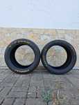 Pneus Pirelli slicks de competição usados