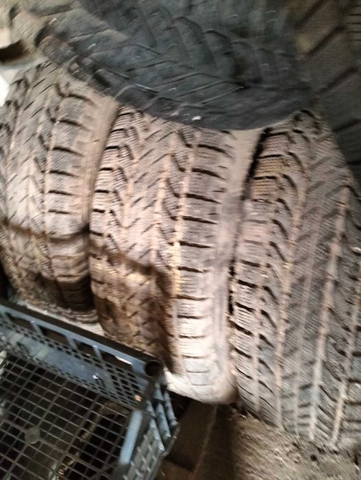 Sprzedam opony zimowe