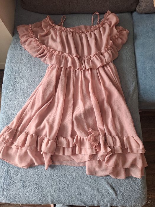 Sukienka zwiewna z falbankami