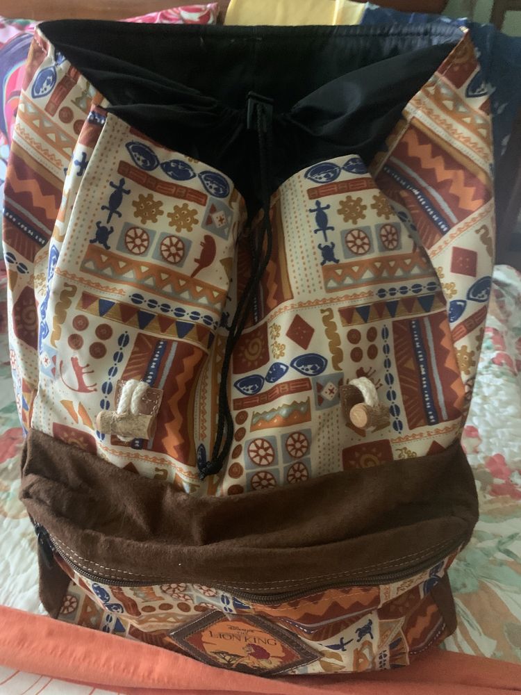Mochila rei leão