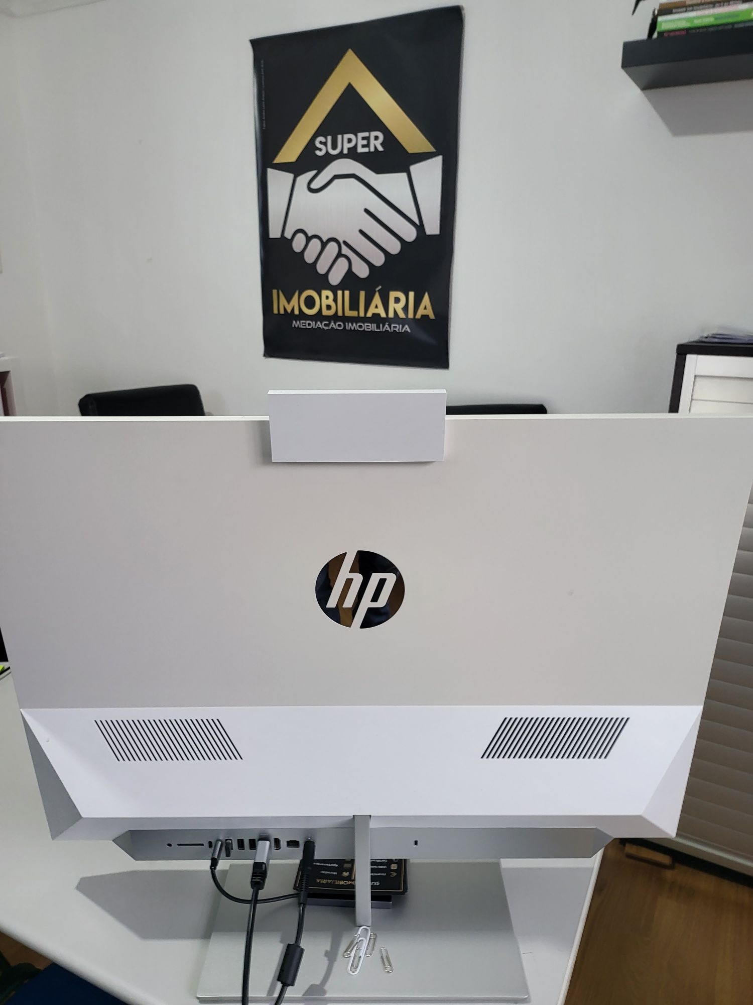 Hp 27 All in One + i5 + 24gb ram + webcam ultra wide + colunas B&O