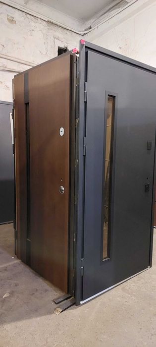 Зовнішні двері для будинку вхідні металеві входные двери уличные в дом