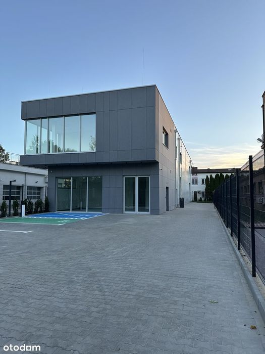 Budynek biurowo usługowo magazynowy winda nowy