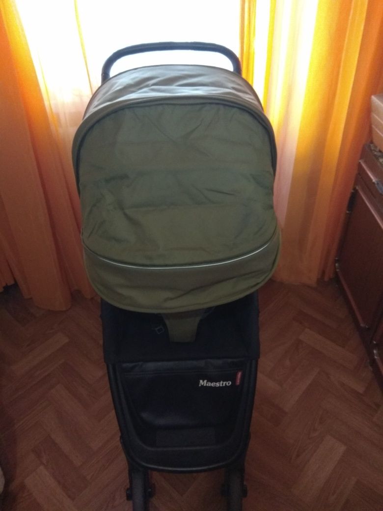 Коляска прогулочная