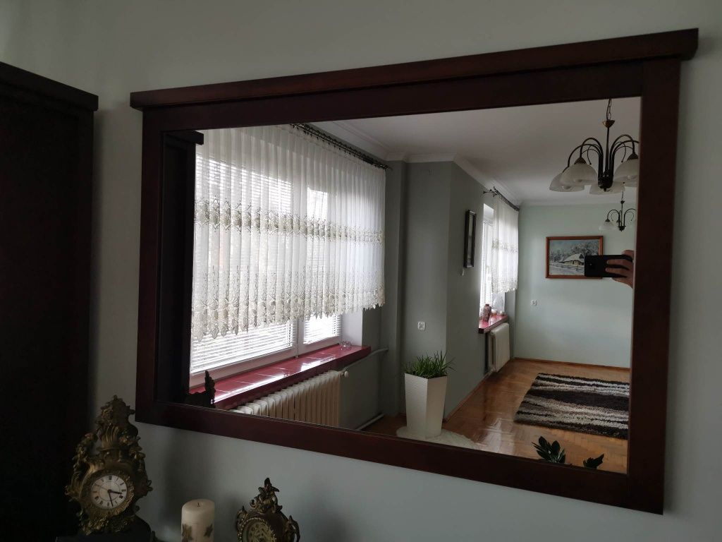 Lustro kryształowe w drewnianej ramie