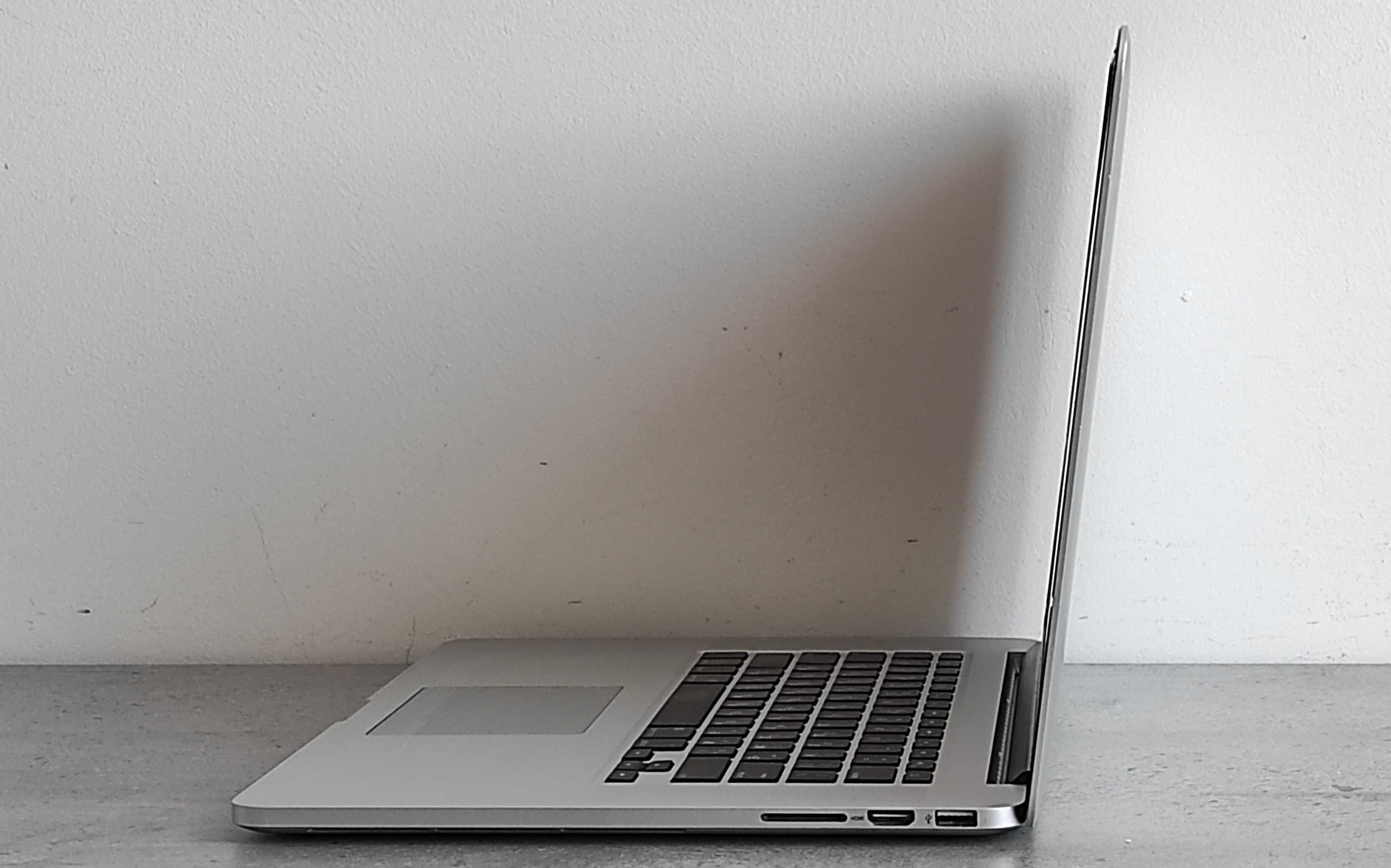 MacBook Pro (Retina, 15-inch, Mid 2015) 16/256ГБ, M370X. Ноутбук Apple