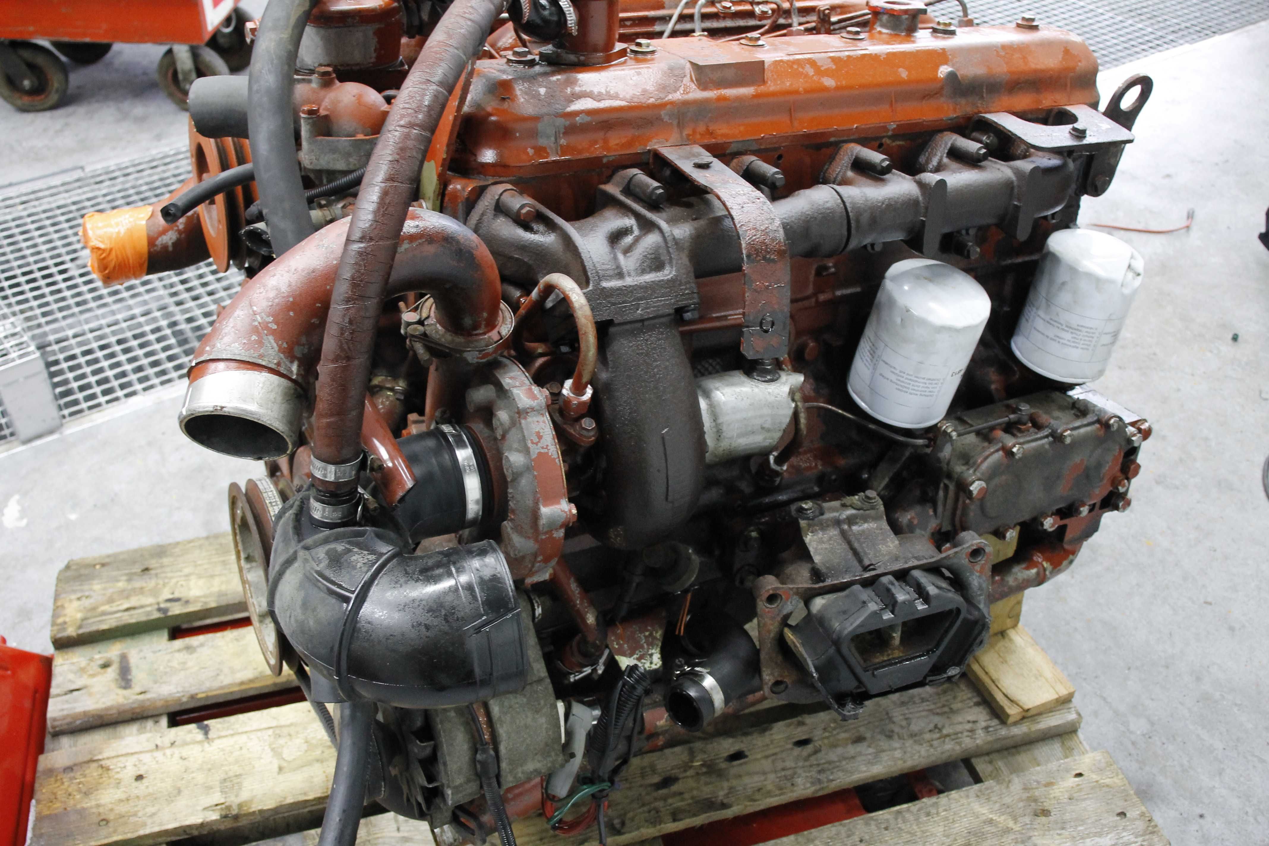 silnik Iveco eurocargo 6 cylindrów 8060.45 pompa wtryskowa turbo