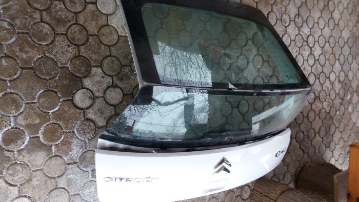 крышка багажника ситроен С4 2006год крыло рено мастер до 2010 планка