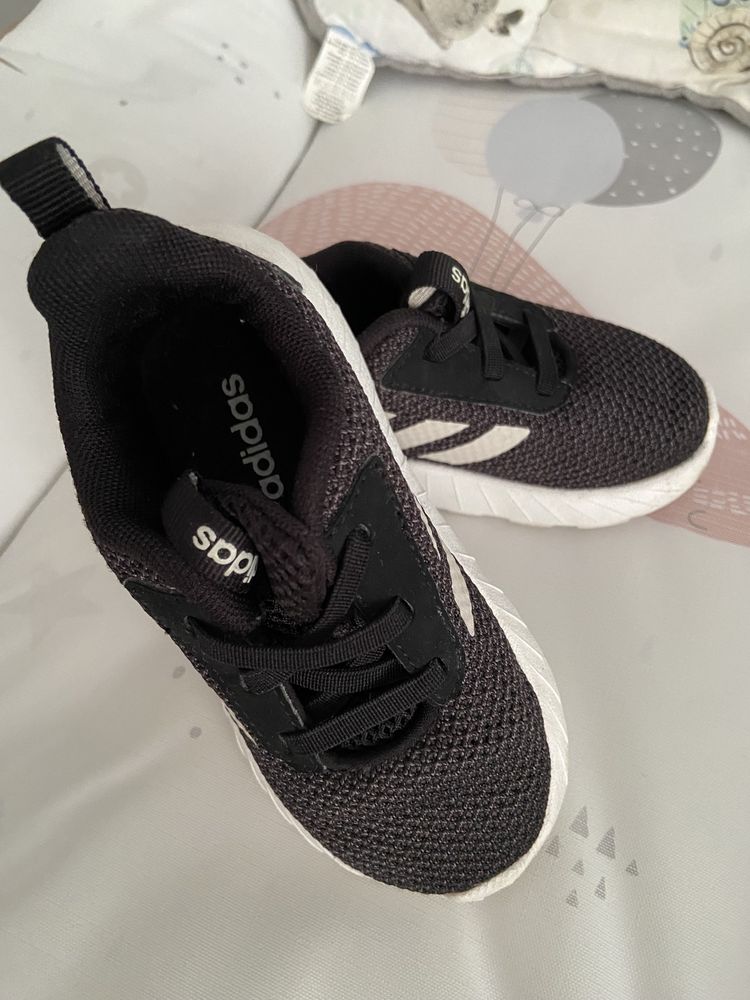 Buty  adidas  rozmiar 22