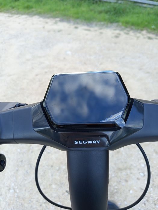 Vendo Trotinete Eléctrica dobrável SEGWAY ZT3 PRO 1600W
(650W - Aut