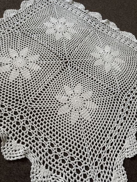 Obrus szydełkowy rękodzieło do kolekcji