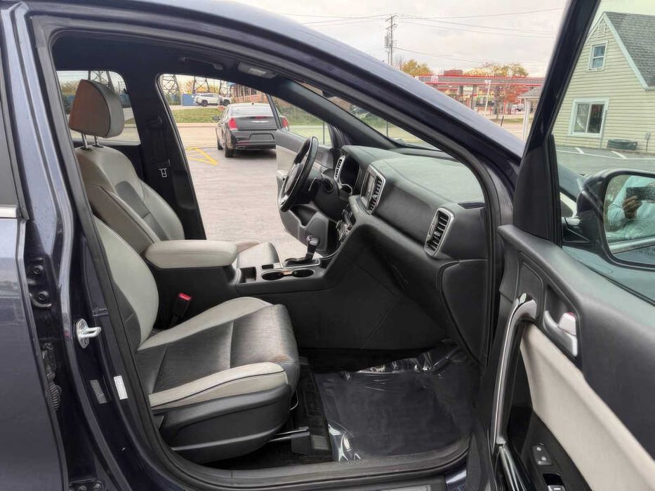 Kia Sportage EX      2019