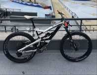YT Capra Carbon L