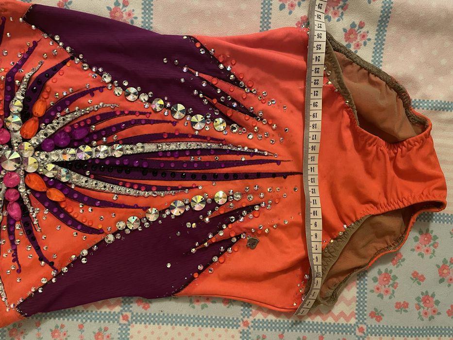 Fato de ginastica ritmica, excelente estado