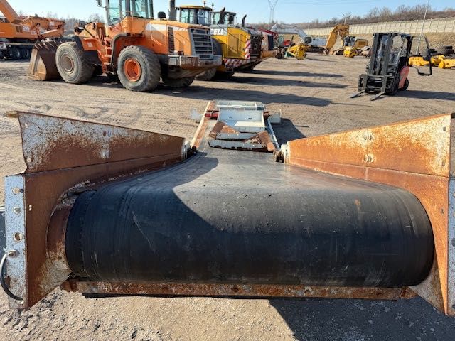 przenośnik taśmowy 1200 mm szeroki l -7800mm