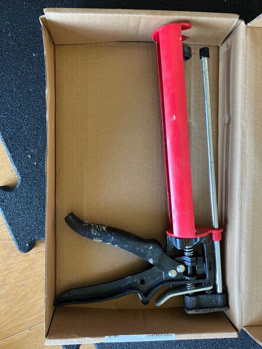 Pistolet, wyciskacz do silikonu, kotwy 2-komorowy FIS AM FISCHER 5800