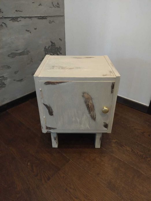 Zestaw komoda z szufladami i dwie szafki nocne PRL/po renowacji