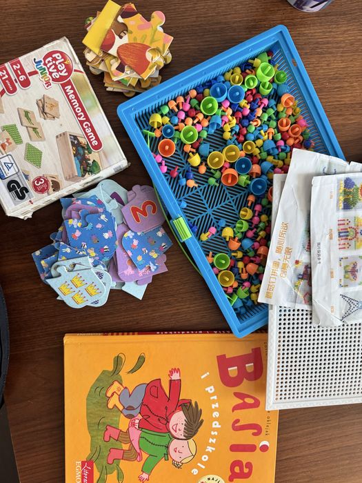 Zestaw zabawek i ksiazka basia i przedszkole