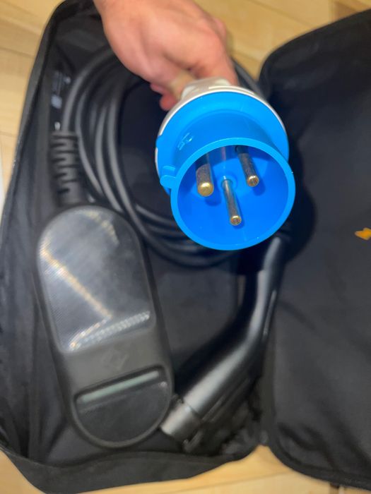 Зарядна станція Rivian Зарядка Rivian 32A Usa