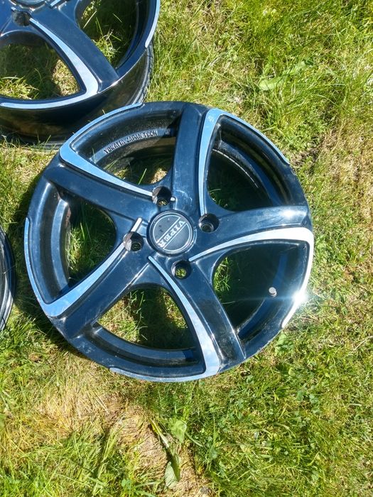 Felgi aluminiowe 15 cali, rozstaw śrub 4x114,3. Mitsubishi Nissan Hond