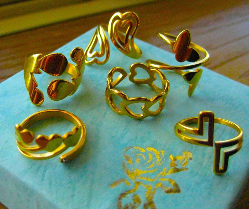 Anel Aço Dourado Ajustavel c/ Flores NOVO