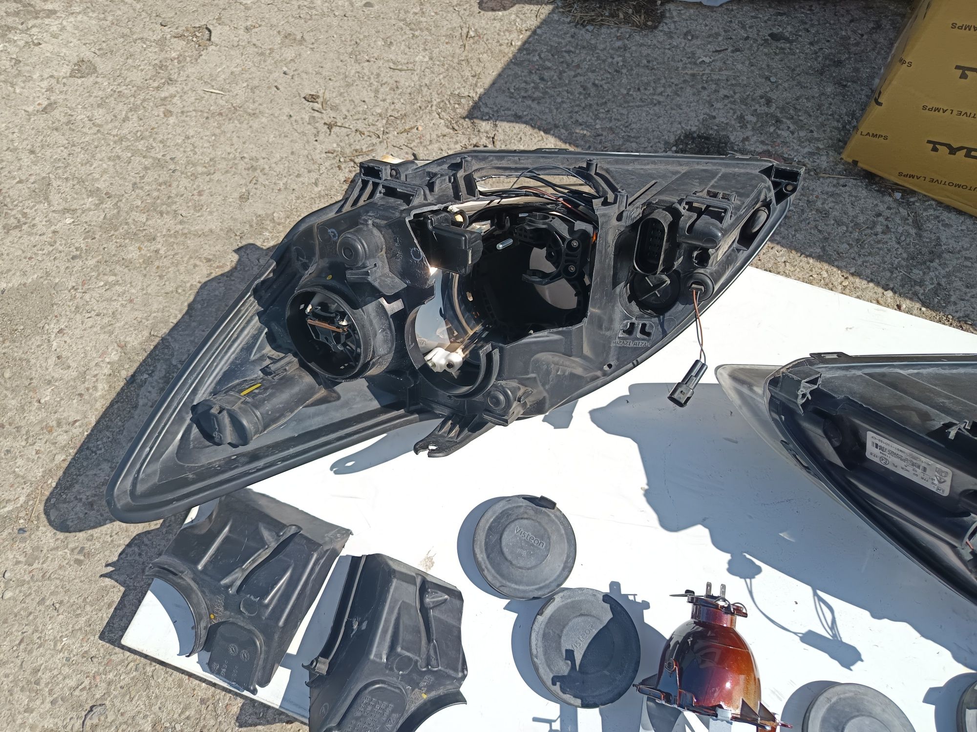 Lampy reflektory przednie Ford Focus II MK2