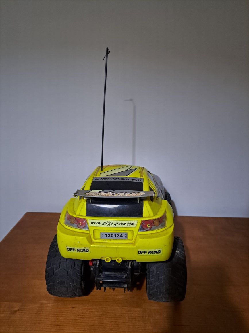 Carro telecomandado Nikko