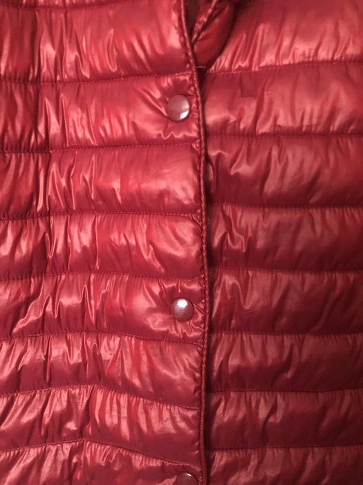 Продам весняну куртку.